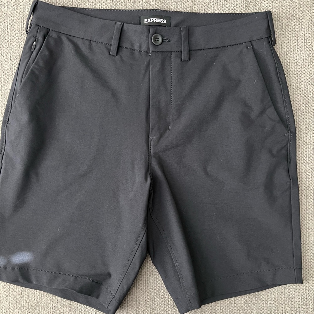 Men’s Express shorts 🩳 for sale!